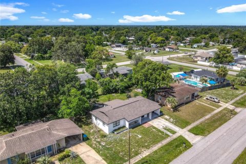 House in Deltona, Florida 4 bedrooms, 87.61 sq.m. № 1837942 - photo 9