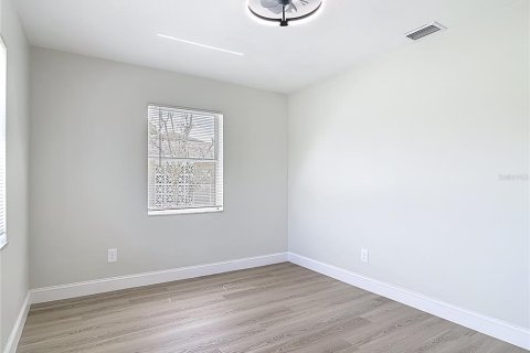 House in Deltona, Florida 4 bedrooms, 87.61 sq.m. № 1837942 - photo 29