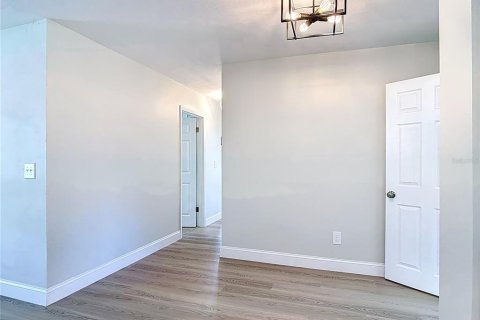 House in Deltona, Florida 4 bedrooms, 87.61 sq.m. № 1837942 - photo 22