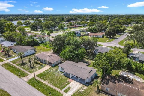 House in Deltona, Florida 4 bedrooms, 87.61 sq.m. № 1837942 - photo 10