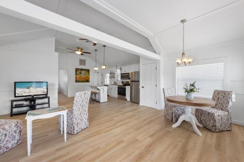 Villa ou maison à vendre à Bradenton Beach, Floride: 2 chambres, 83.24 m2 № 1563237 - photo 8