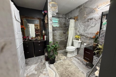 House in Miramar, Florida 5 bedrooms, 163.04 sq.m. № 2062050 - photo 23