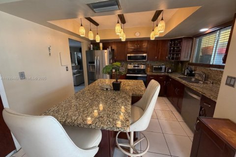 House in Miramar, Florida 5 bedrooms, 163.04 sq.m. № 2062050 - photo 13