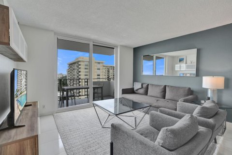 Condo in Lauderdale-by-the-Sea, Florida, 2 bedrooms № 2399760 - photo 7