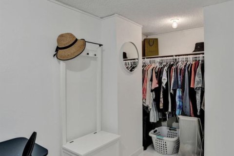 Condo in Lauderdale-by-the-Sea, Florida, 2 bedrooms № 2399760 - photo 28