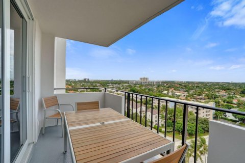Condo in Lauderdale-by-the-Sea, Florida, 2 bedrooms № 2399760 - photo 11