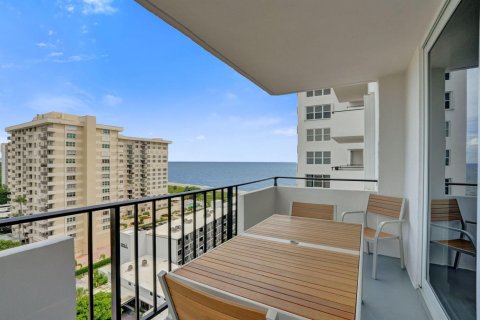 Condo in Lauderdale-by-the-Sea, Florida, 2 bedrooms № 2399760 - photo 10