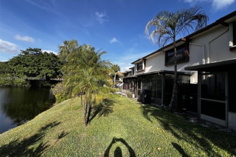 Touwnhouse à vendre à Coconut Creek, Floride: 2 chambres, 123.75 m2 № 1998002 - photo 19