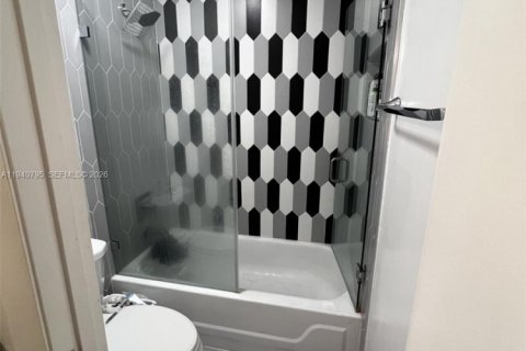 Touwnhouse à vendre à Coconut Creek, Floride: 2 chambres, 123.75 m2 № 1998002 - photo 13