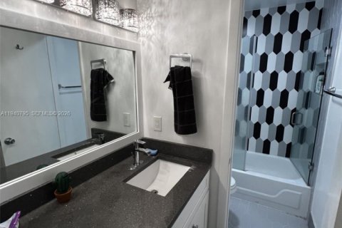 Touwnhouse à vendre à Coconut Creek, Floride: 2 chambres, 123.75 m2 № 1998002 - photo 14