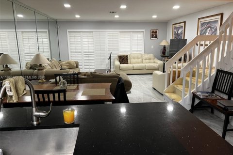 Touwnhouse à vendre à Coconut Creek, Floride: 2 chambres, 123.75 m2 № 1998002 - photo 2