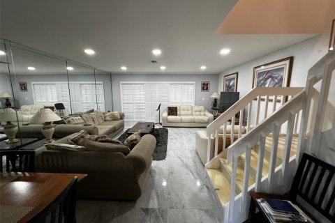 Touwnhouse à vendre à Coconut Creek, Floride: 2 chambres, 123.75 m2 № 1998002 - photo 7