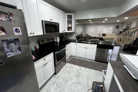 Touwnhouse à vendre à Coconut Creek, Floride: 2 chambres, 123.75 m2 № 1998002 - photo 3