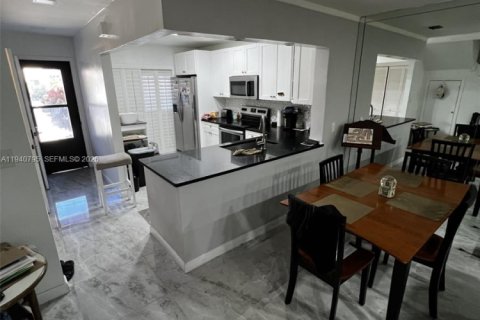 Touwnhouse à vendre à Coconut Creek, Floride: 2 chambres, 123.75 m2 № 1998002 - photo 16