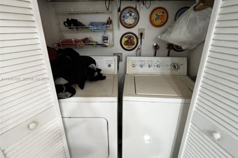 Touwnhouse à vendre à Coconut Creek, Floride: 2 chambres, 123.75 m2 № 1998002 - photo 17