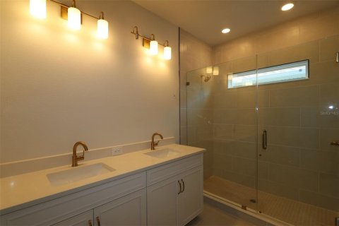 House in Wesley Chapel, Florida 4 bedrooms, 232.44 sq.m. № 1798395 - photo 9