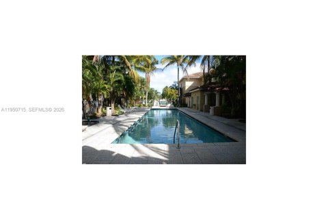 Touwnhouse à vendre à Aventura, Floride: 1 chambre, 79.8 m2 № 2006995 - photo 3