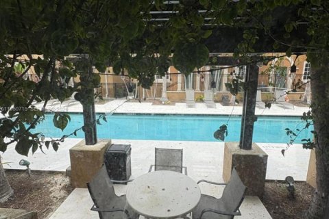 Touwnhouse à vendre à Aventura, Floride: 1 chambre, 79.8 m2 № 2006995 - photo 16