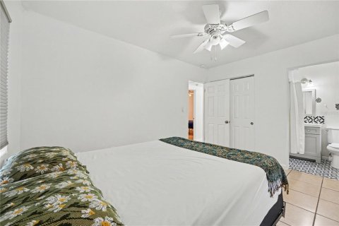 House in Cocoa, Florida 3 bedrooms, 128.21 sq.m. № 2205438 - photo 19