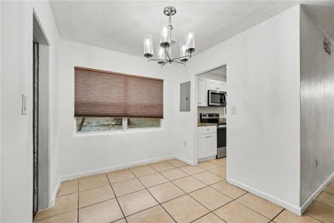 House in Cocoa, Florida 3 bedrooms, 128.21 sq.m. № 2205438 - photo 7
