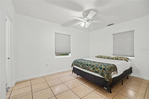 House in Cocoa, Florida 3 bedrooms, 128.21 sq.m. № 2205438 - photo 16