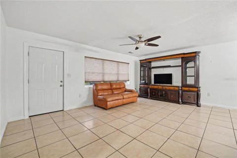 House in Cocoa, Florida 3 bedrooms, 128.21 sq.m. № 2205438 - photo 9
