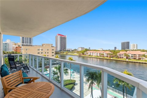 Copropriété à vendre à Hollywood, Floride: 3 chambres, 144.28 m2 № 1969038 - photo 30