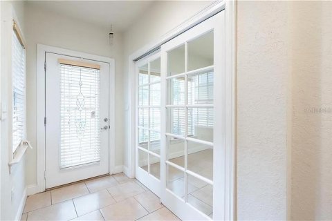 Townhouse in Saint Petersburg, Florida 3 bedrooms, 174.47 sq.m. № 2204683 - photo 5