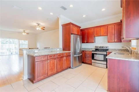 Townhouse in Saint Petersburg, Florida 3 bedrooms, 174.47 sq.m. № 2204683 - photo 8