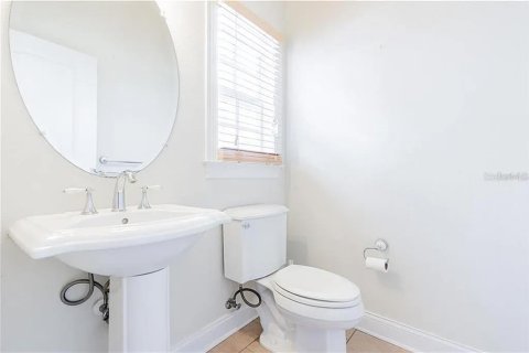 Townhouse in Saint Petersburg, Florida 3 bedrooms, 174.47 sq.m. № 2204683 - photo 17