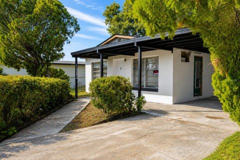 House in Orlando, Florida 3 bedrooms, 92.9 sq.m. № 2393981 - photo 2