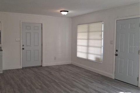 House in Orlando, Florida 3 bedrooms, 92.9 sq.m. № 2393981 - photo 6