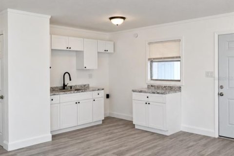 House in Orlando, Florida 3 bedrooms, 92.9 sq.m. № 2393981 - photo 5