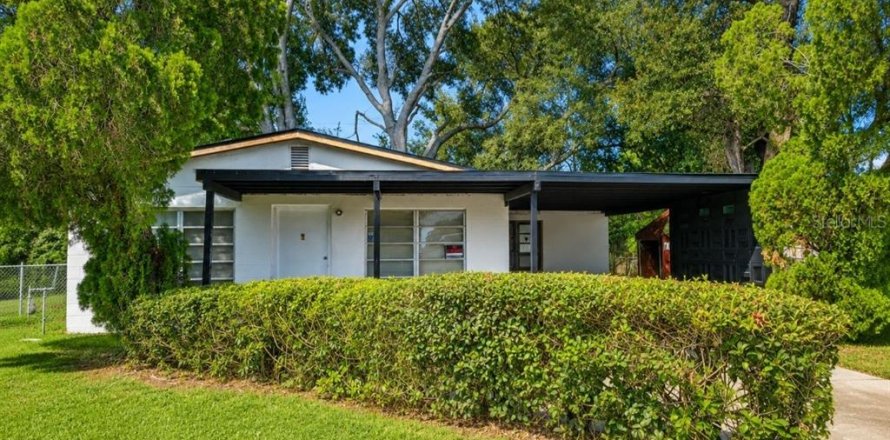 House in Orlando, Florida 3 bedrooms, 92.9 sq.m. № 2393981