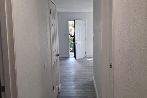 House in Orlando, Florida 3 bedrooms, 92.9 sq.m. № 2393981 - photo 17
