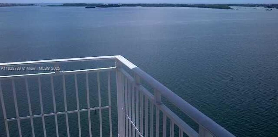 Condo à Miami, Floride, 2 chambres № 1800717
