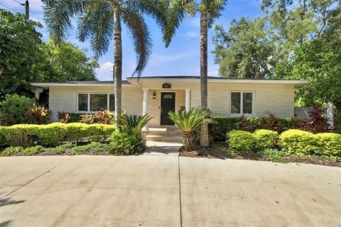Casa en Saint Petersburg, Florida 4 dormitorios, 292.27 m2 № 2371152