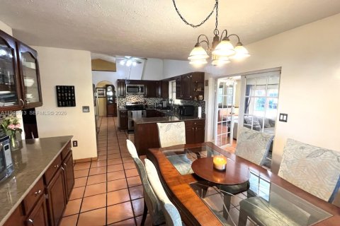 Casa en venta en Homestead, Florida, 4 dormitorios, 237.27 m2 № 2002731 - foto 8