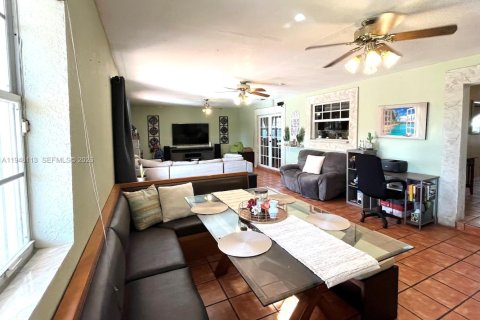 Casa en venta en Homestead, Florida, 4 dormitorios, 237.27 m2 № 2002731 - foto 11