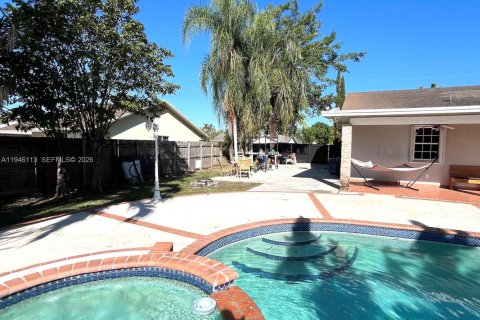 Casa en venta en Homestead, Florida, 4 dormitorios, 237.27 m2 № 2002731 - foto 19