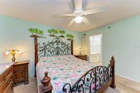 Condo in Bradenton, Florida, 2 bedrooms  № 1717618 - photo 13