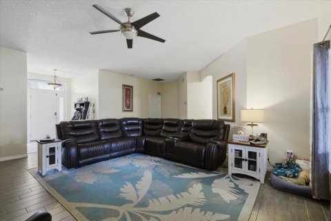 Villa ou maison à vendre à Palm Coast, Floride: 4 chambres, 217.39 m2 № 2329761 - photo 4