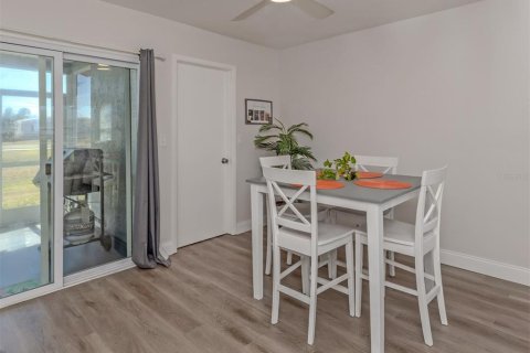 House in North Port, Florida 2 bedrooms, 84.73 sq.m. № 2103487 - photo 13