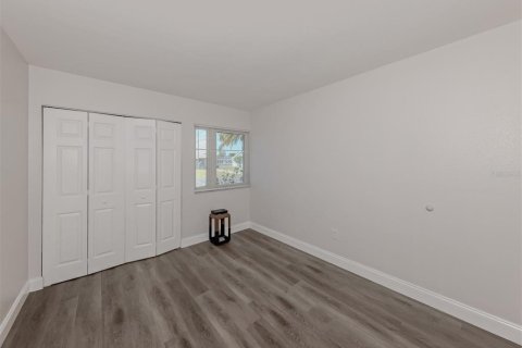 House in North Port, Florida 2 bedrooms, 84.73 sq.m. № 2103487 - photo 24