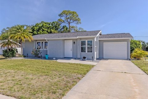 House in North Port, Florida 2 bedrooms, 84.73 sq.m. № 2103487 - photo 26