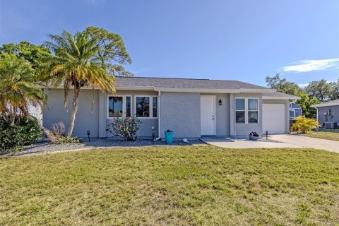 House in North Port, Florida 2 bedrooms, 84.73 sq.m. № 2103487 - photo 3