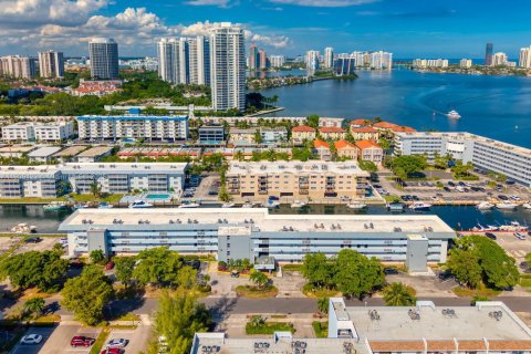 Condominio en venta en Aventura, Florida, 2 dormitorios, 103.12 m2 № 1966002 - foto 21