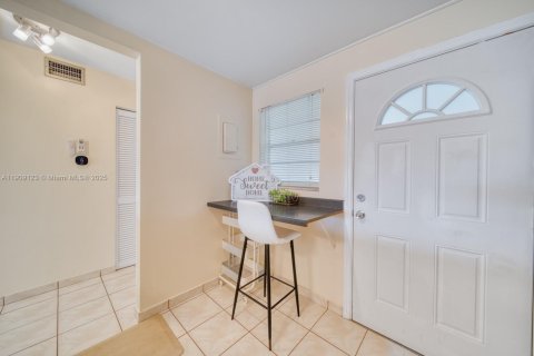 Condominio en venta en Aventura, Florida, 2 dormitorios, 103.12 m2 № 1966002 - foto 6