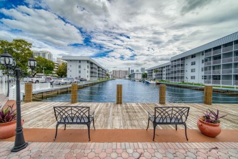 Condominio en venta en Aventura, Florida, 2 dormitorios, 103.12 m2 № 1966002 - foto 22