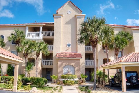 Condo in New Smyrna Beach, Florida, 3 bedrooms  № 2381320 - photo 3